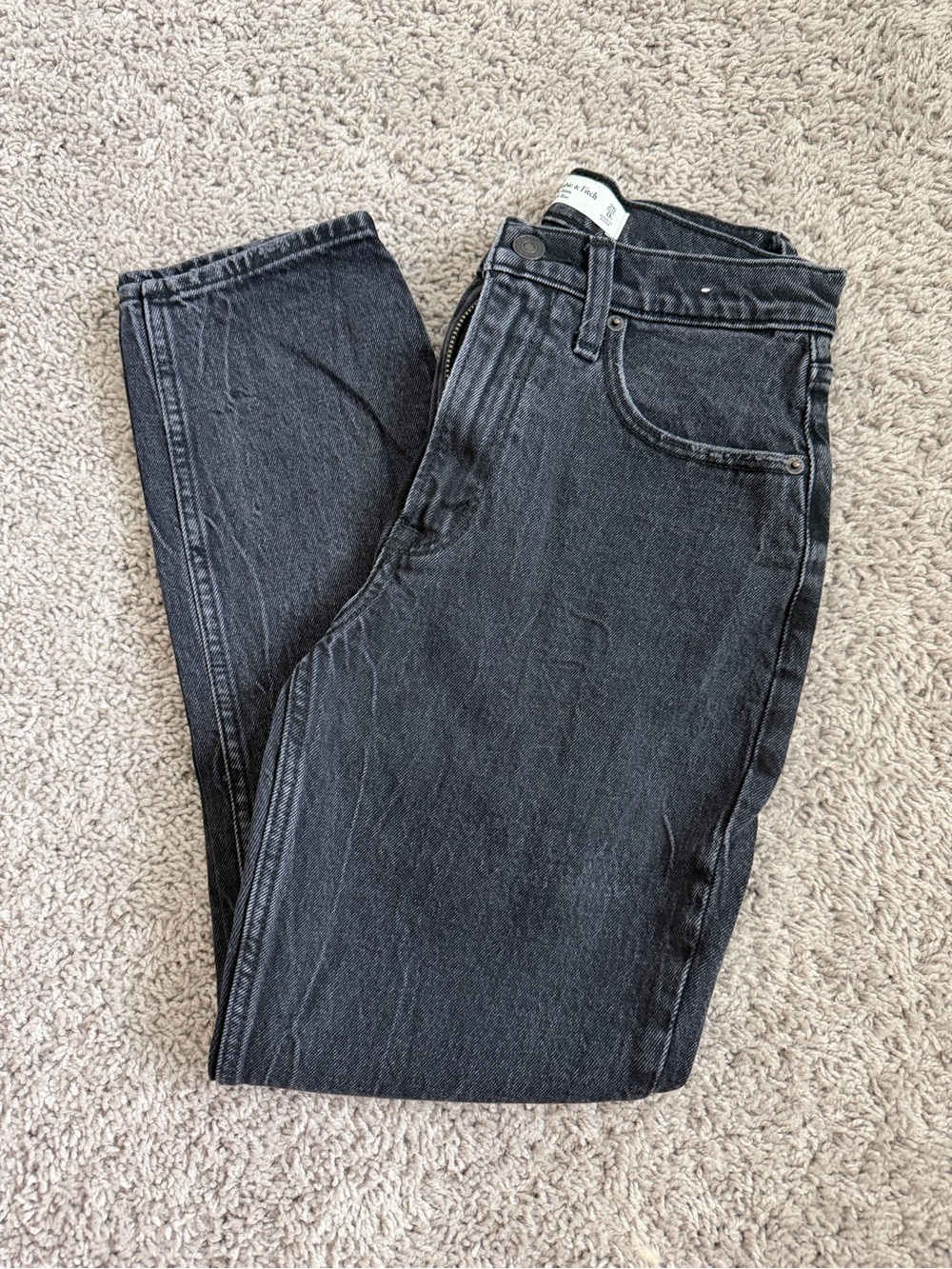 Abercrombie & Fitch The Mom High-Rise Denim Jeans